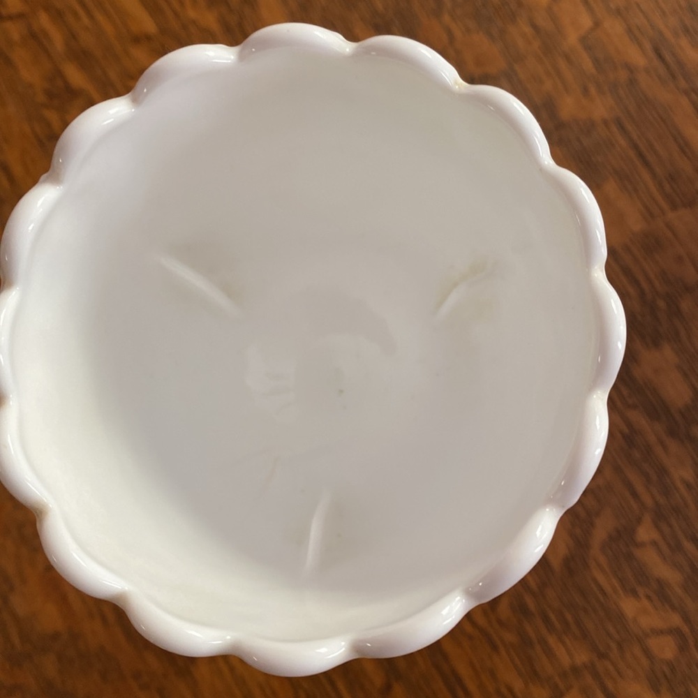 Milk Glass - Picture 6 of 6